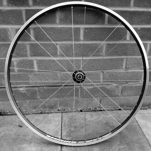 Both sides outer spokes laced